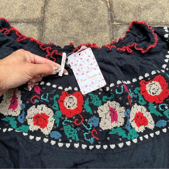 NWT Free People off the shoulder embroidered top - Picture 6 of 9